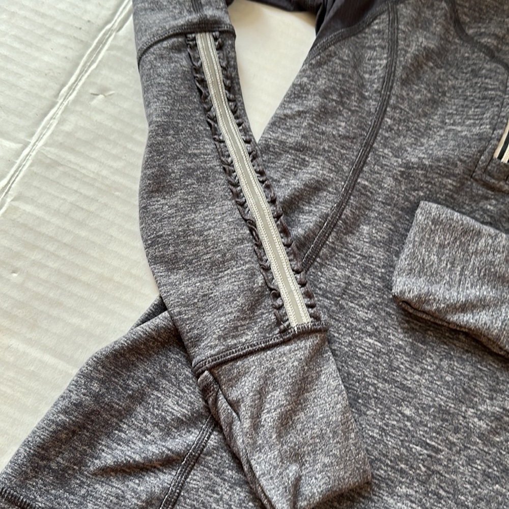 Lululemon Pull Over - image 2